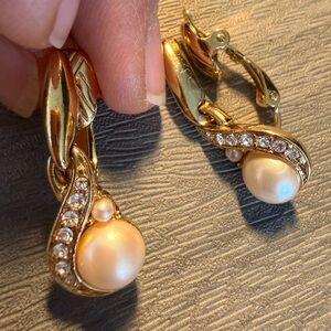 Vtg Trifari Gold Tone Pearl Rhinestone Clip-On Dangle Earrings